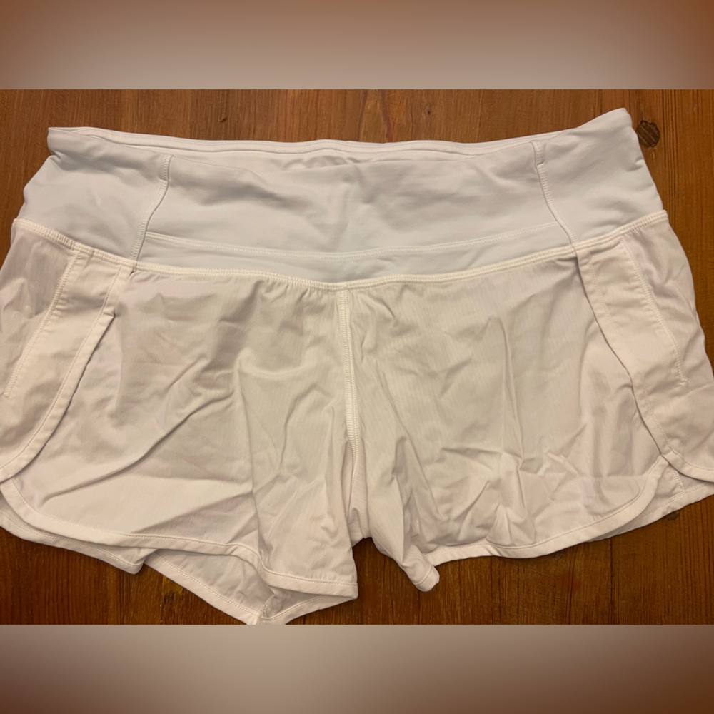 Lululemon speed up low rise shorts 2.5”